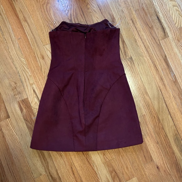 Meshki Strapless Wine Dress - Picture 4 of 5